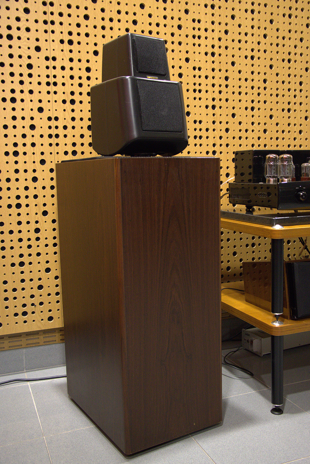 KEF - Model 107